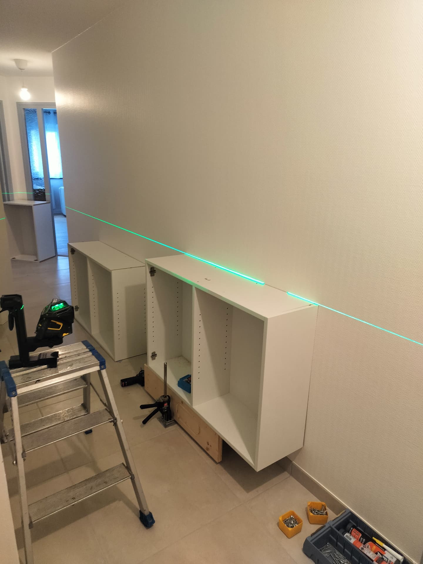 Meuble d'entrée suspendu – Agencement sur mesure par Mokuton Menuiserie, image 7