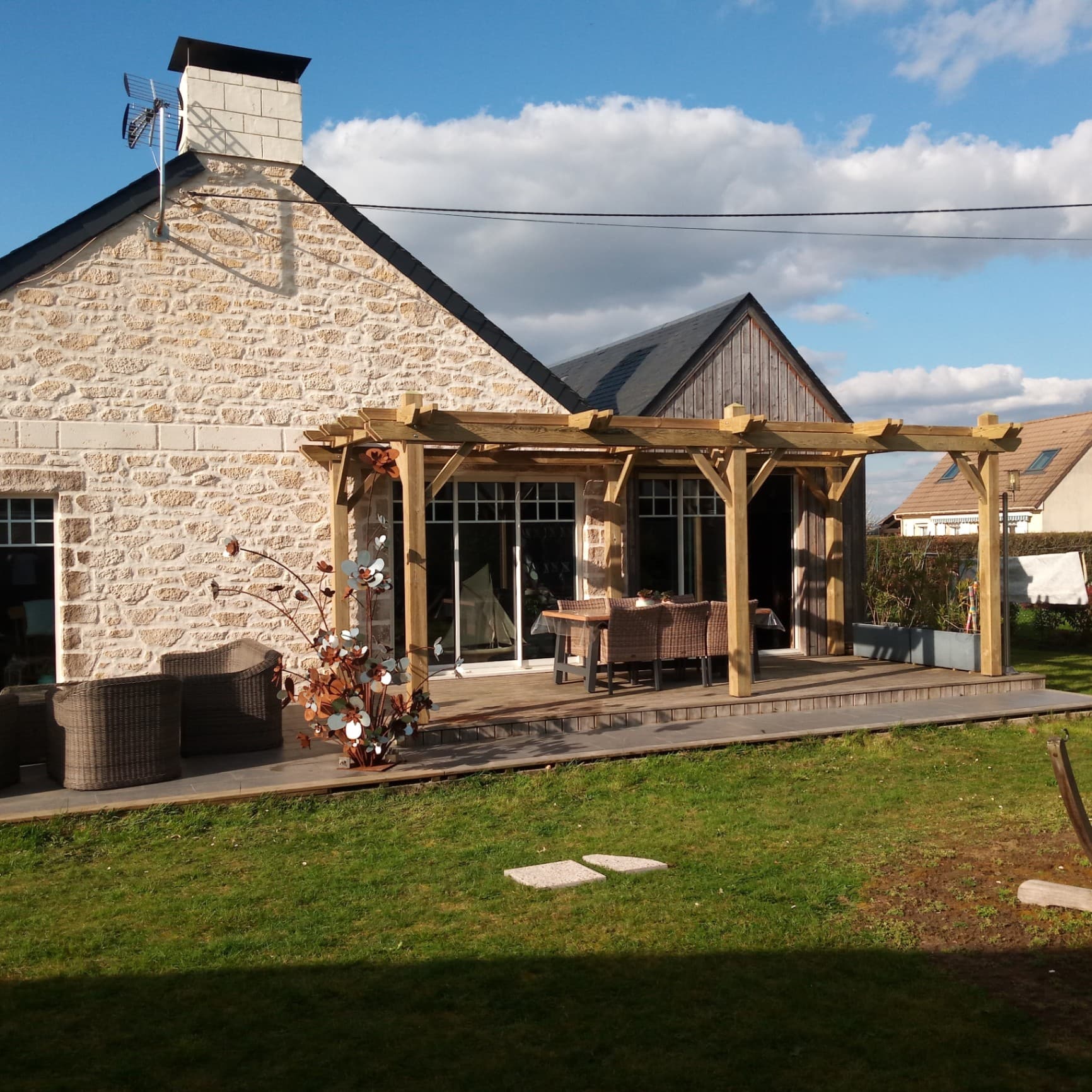 Pergolas autoportante – Aménagement extérieur sur mesure par Mokuton Menuiserie, image 4